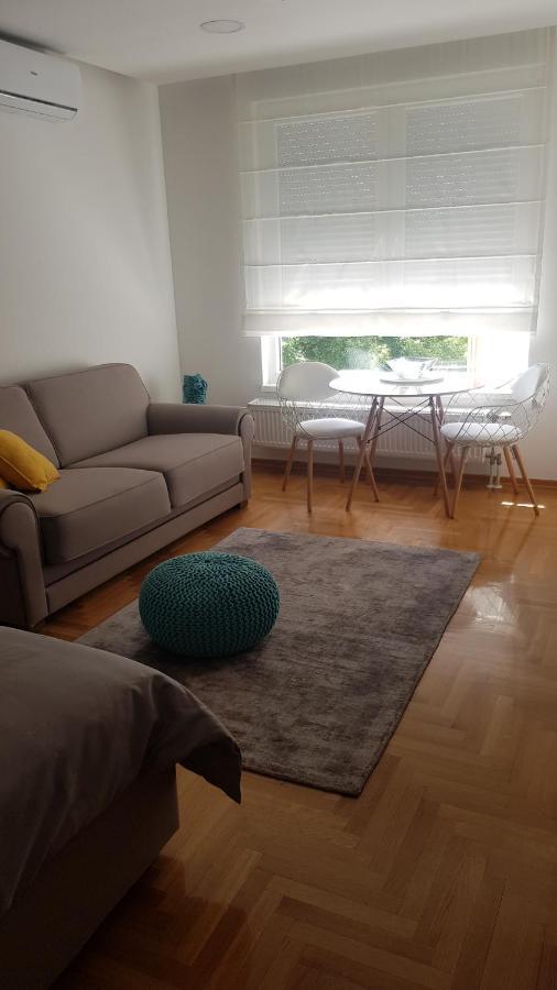 S & F Zagreb Apartman Buitenkant foto