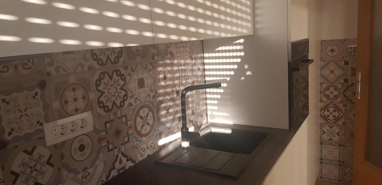 S & F Zagreb Apartman Buitenkant foto